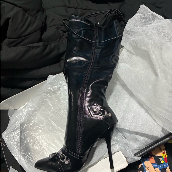 Shoes - Black Pointed-Toe Stiletto Knee-High Boot
